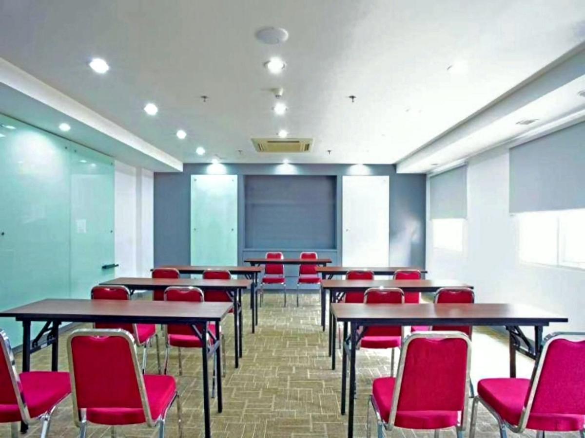 Monoloog Hotel Palembang Exterior foto