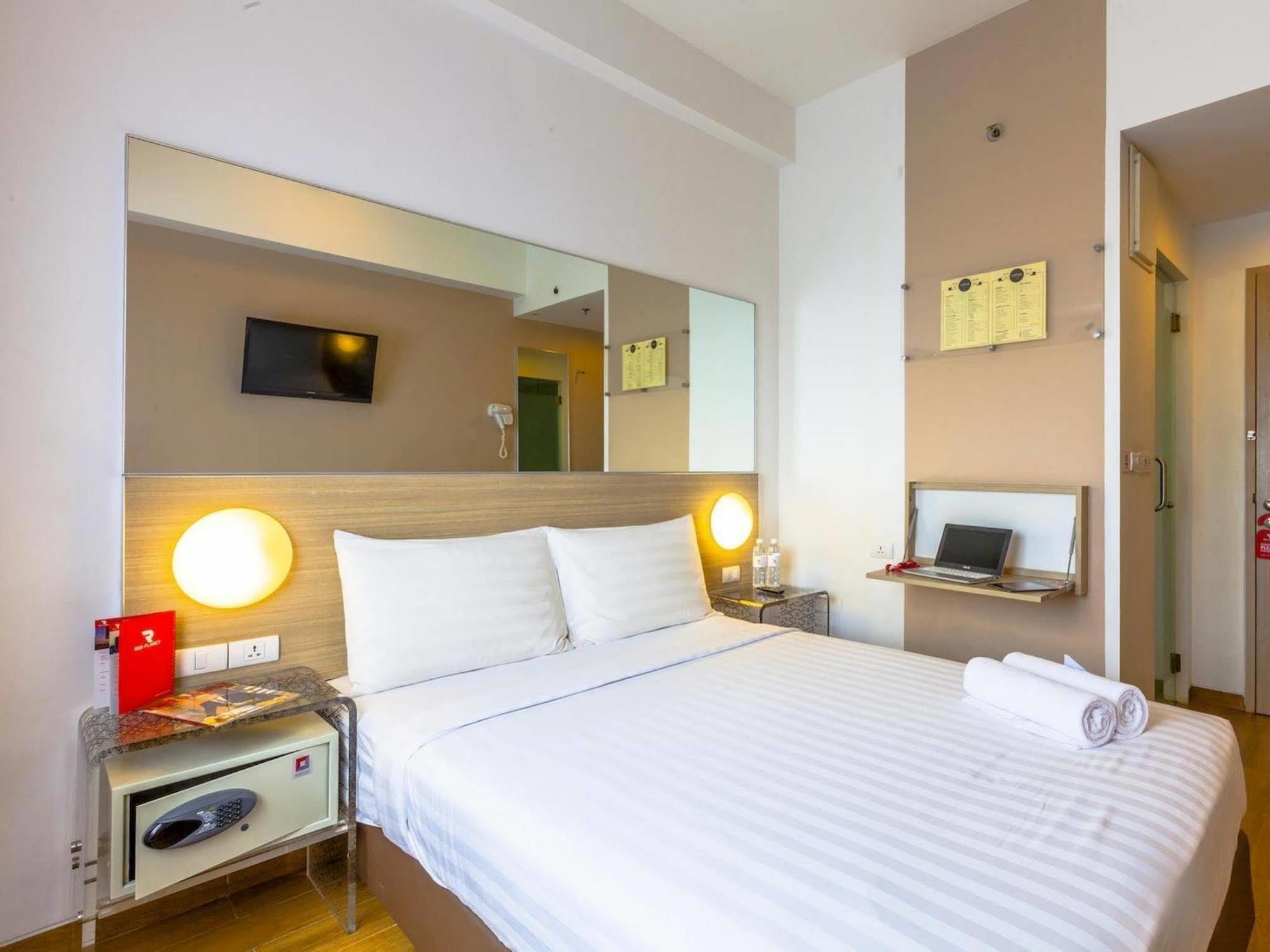 Monoloog Hotel Palembang Exterior foto