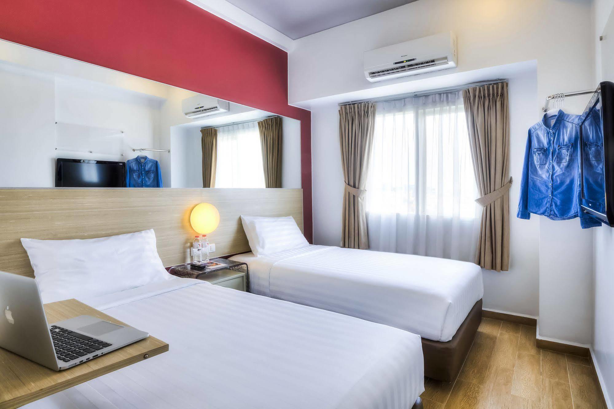 Monoloog Hotel Palembang Exterior foto